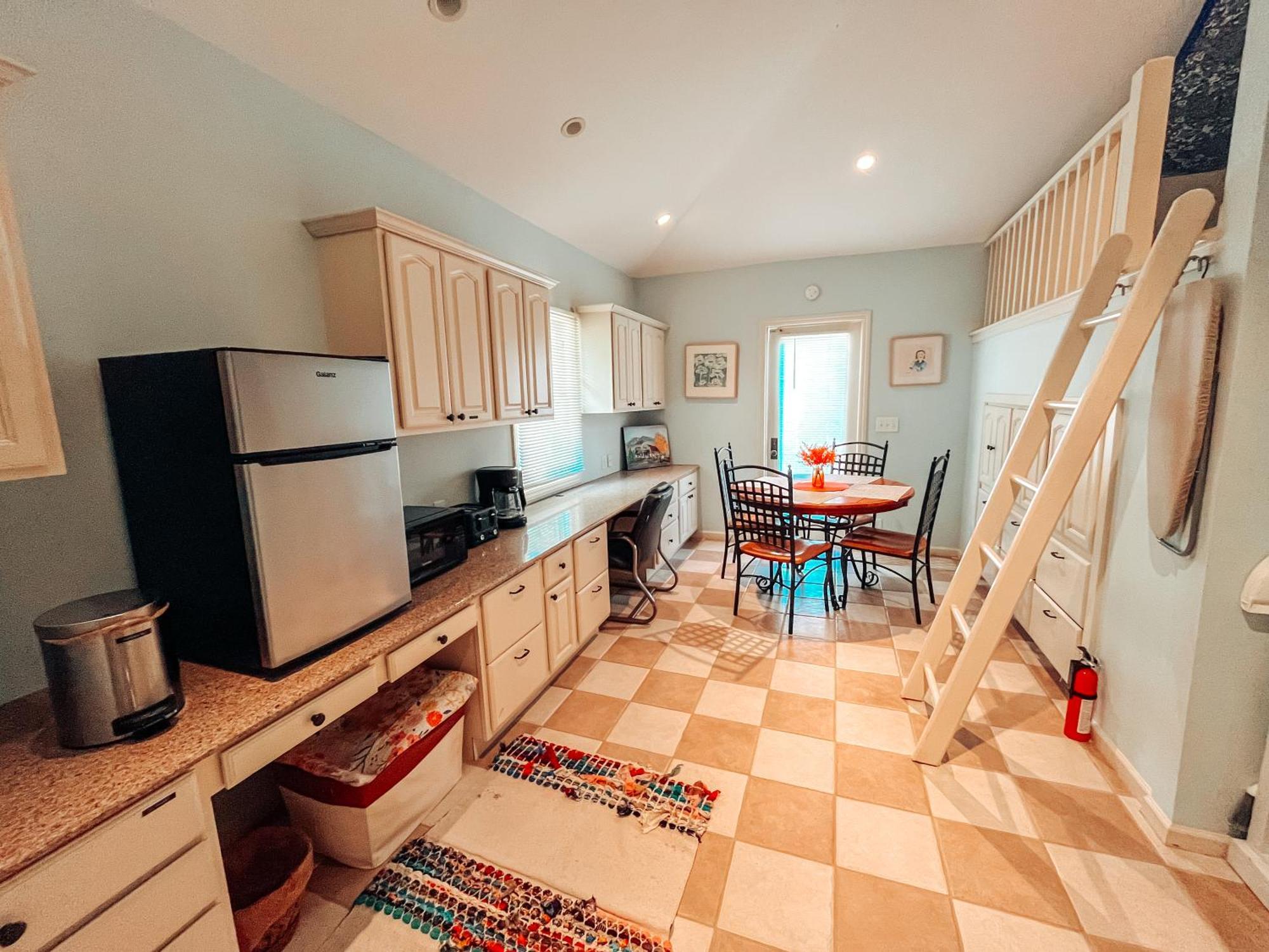 Cozy Guest House Studio Apartment Гринсборо Экстерьер фото